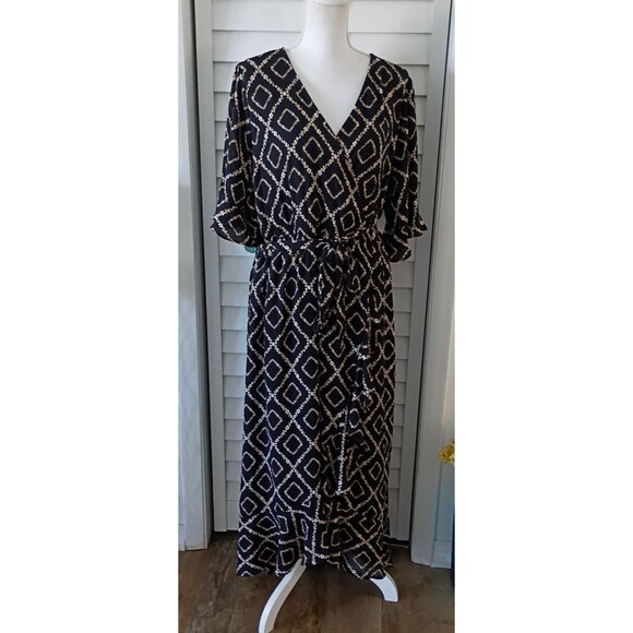 Torrid 2 Plus Size Maxi Georgette Surplice Hi Low Belt Dress Black Floral 2X NEW - Picture 2 of 10